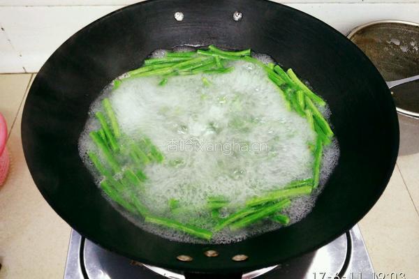 豆角炒肉片的做法图解4