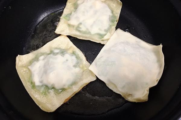饺子皮版韭菜盒子的做法图解7