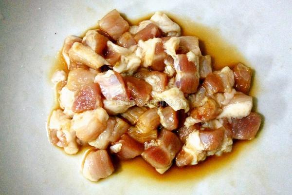 毛豆炒肉的做法图解3