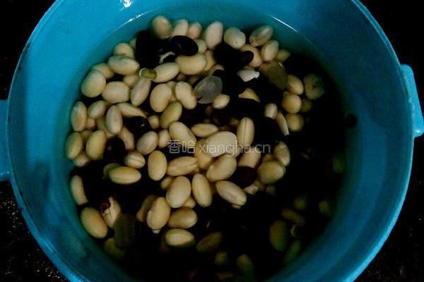 哺乳期催奶豆浆的做法图解1