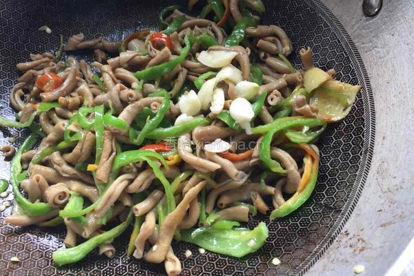 青椒炒鸭肠的做法图解7