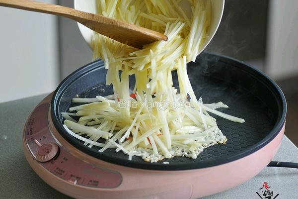 香脆和酸辣一块干‖土豆两吃的做法图解8