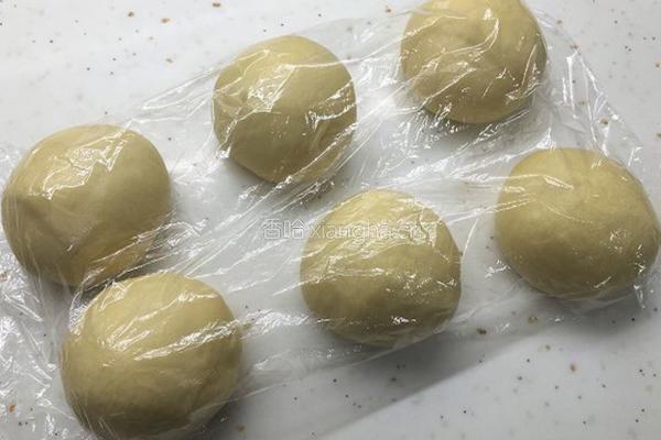 肉松面包的做法图解2
