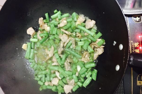 快手菜-瘦肉炒四季豆的做法图解3