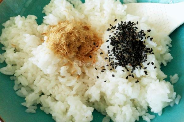 红肠饭团的做法图解4