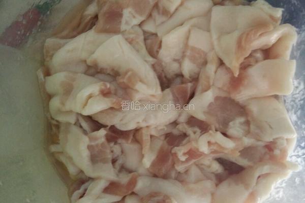 辣椒炒五花肉的做法图解3