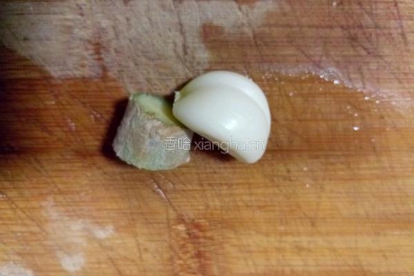 凉拌莴笋叶的做法图解3
