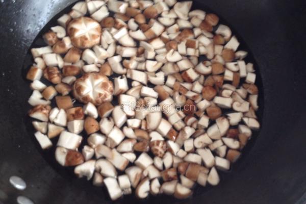 花菇牛肉拌面的做法图解2