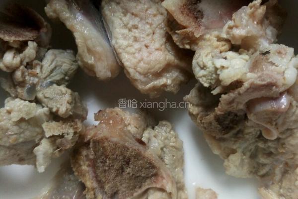 酱卤排骨的做法图解1