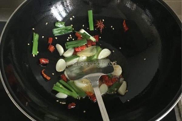 香辣鹅翅的做法图解1