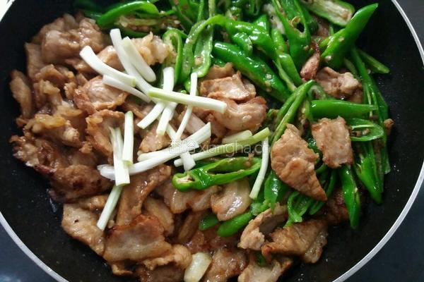 家常辣椒炒肉的做法图解11