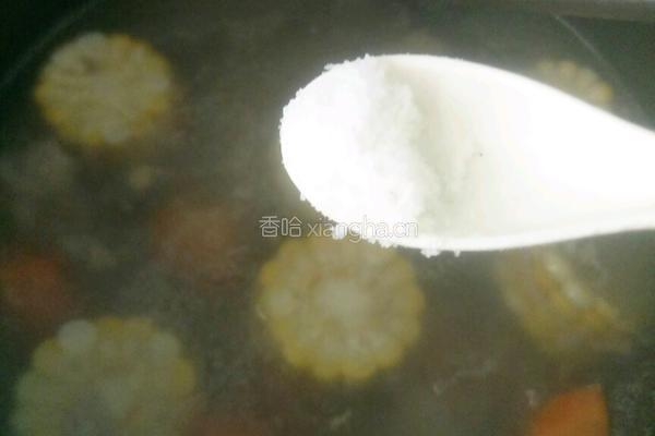 玉米胡萝卜排骨汤的做法图解7