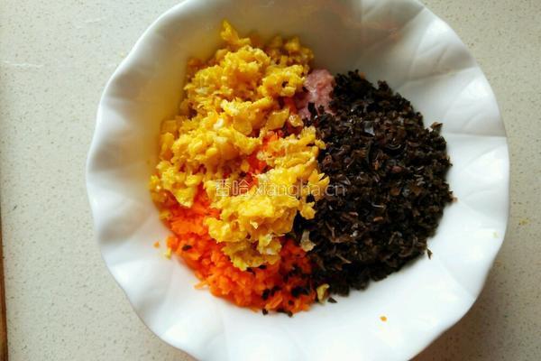 胡萝卜木耳瘦肉饺子的做法图解6
