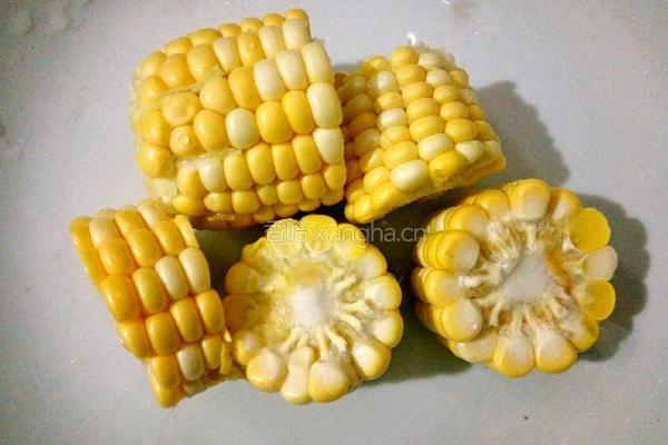 玉米大骨汤的做法图解2