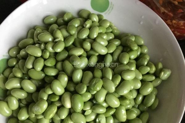 毛豆肉丝的做法图解1