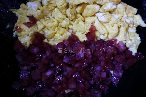 香辣腊肠蛋炒饭的做法图解5