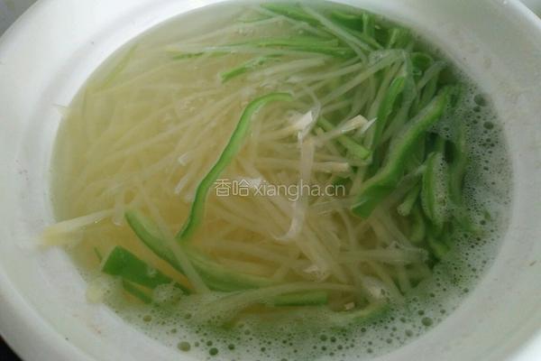 凉拌麻辣土豆丝的做法图解5