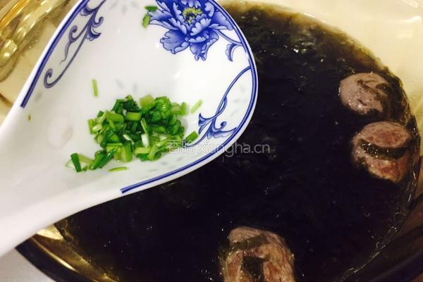 牛肉丸紫菜汤的做法图解6