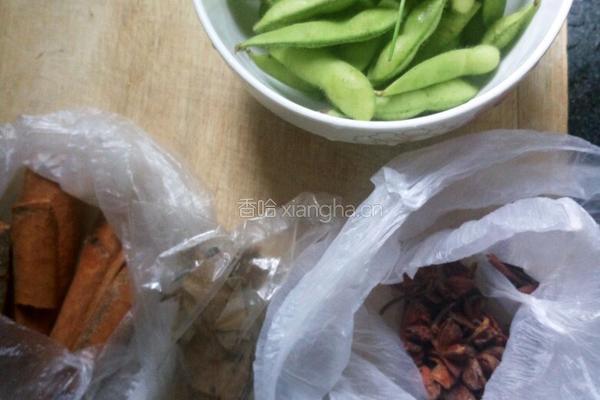卤料碰毛豆的做法图解1