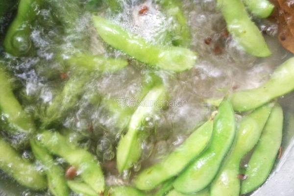 卤料碰毛豆的做法图解4