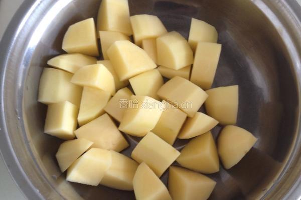 土豆粉皮焖鸡的做法图解3