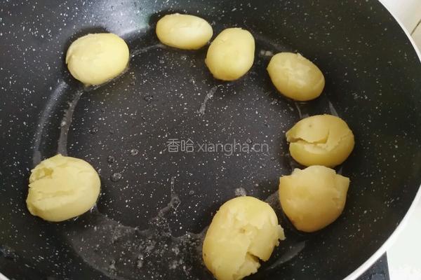椒盐小土豆的做法图解5