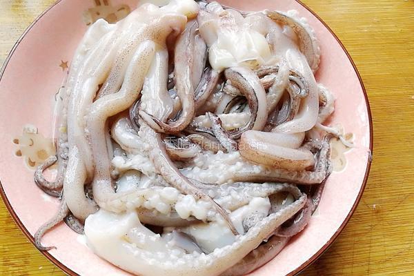 老干妈辣炒鱿鱼须的做法图解3
