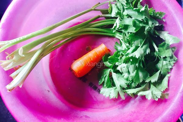 芹菜干丝的做法图解2