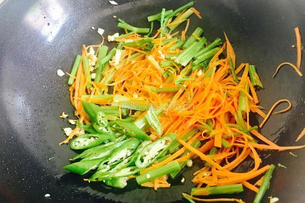 芹菜干丝的做法图解12