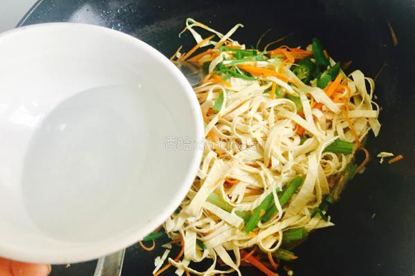 芹菜干丝的做法图解14