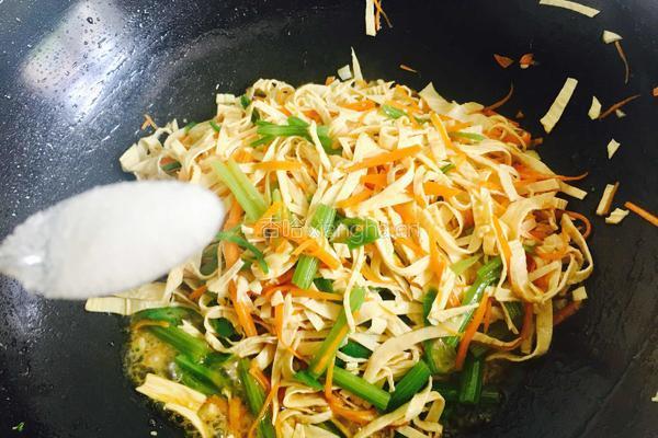芹菜干丝的做法图解16