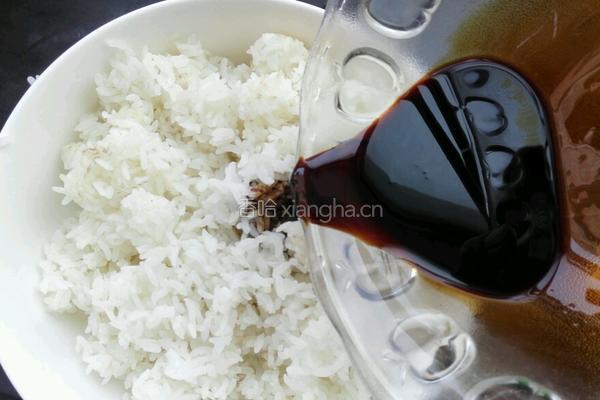 酱油炒饭的做法图解4