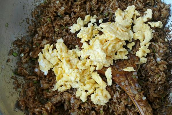 酱油炒饭的做法图解8