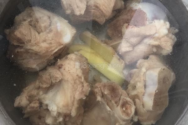 玉米冬瓜山药筒骨汤的做法图解4