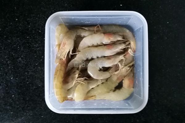 蒜蓉粉丝蒸虾的做法图解3