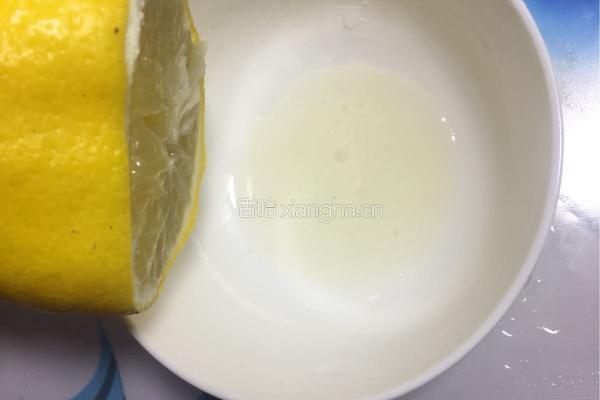 酸辣鸡脚的做法图解1