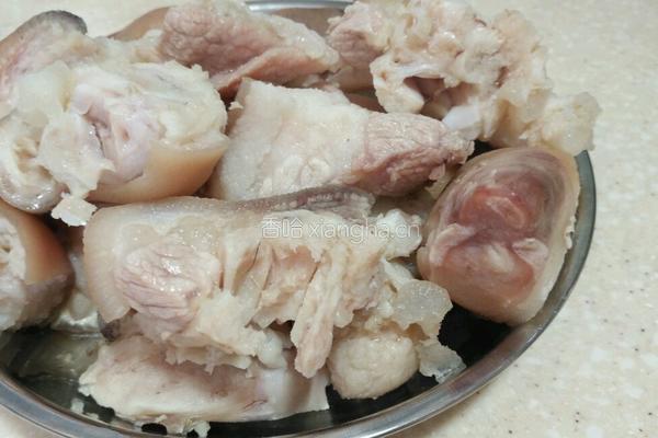 黄豆焖猪脚的做法图解2