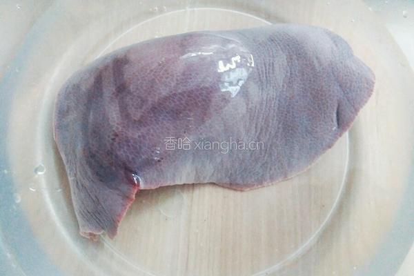 洋葱炒猪肝的做法图解1