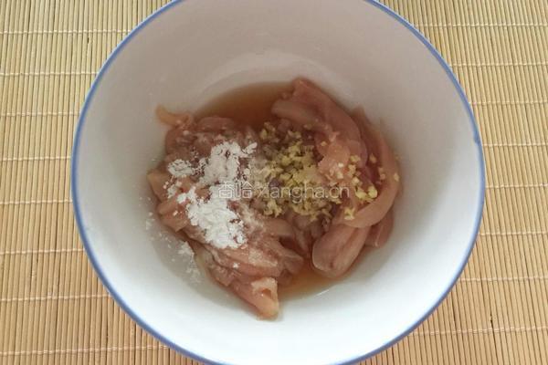 香菇鸡丝汤面的做法图解2