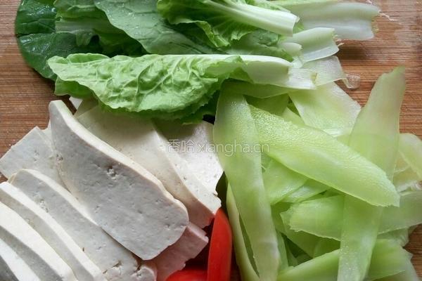 圆子豆腐汤的做法图解1