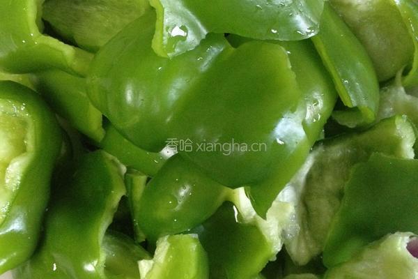 青椒炒肉的做法图解2