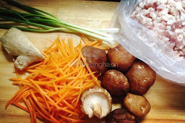 香菇胡萝卜猪肉馅包子的做法图解4