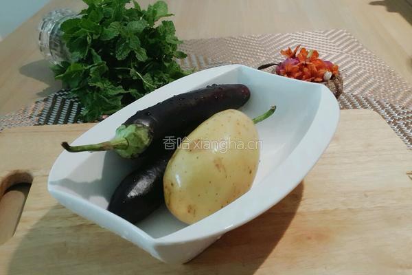 咸鱼烧茄子土豆的做法图解2