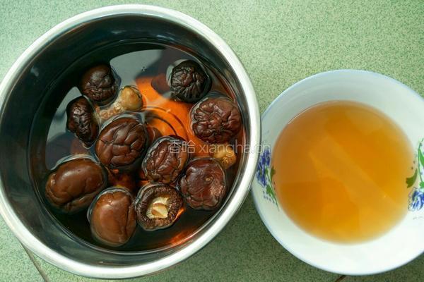 香菇猪肉酱的做法图解2