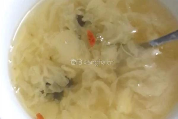 桃胶银耳羹的做法图解4