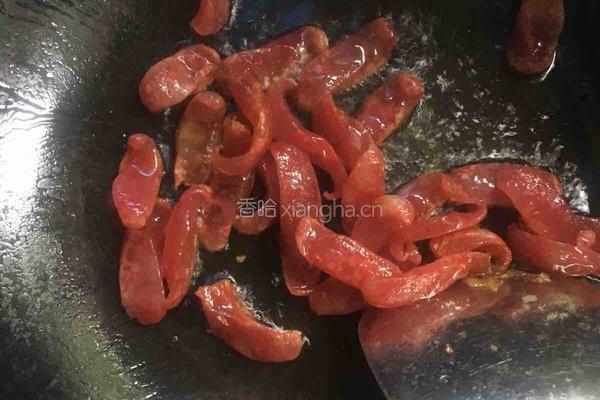 荷兰豆炒甜肠的做法图解5