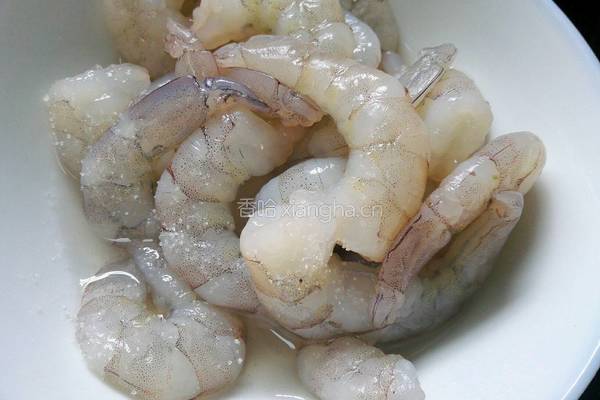 虾仁炒鸡蛋的做法图解1