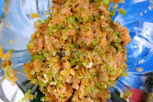 西芹榨菜肉沫的做法图解4
