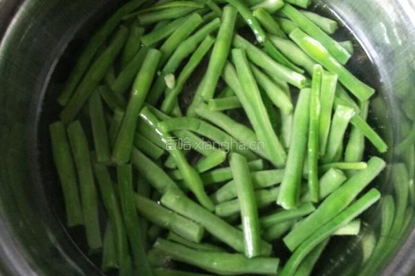 咸蛋豆角的做法图解4