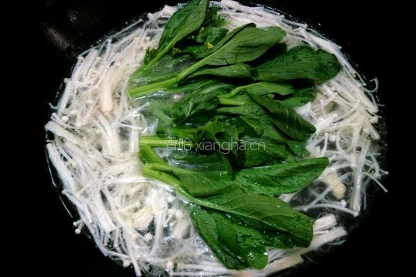 金针菇青菜瘦肉汤的做法图解7